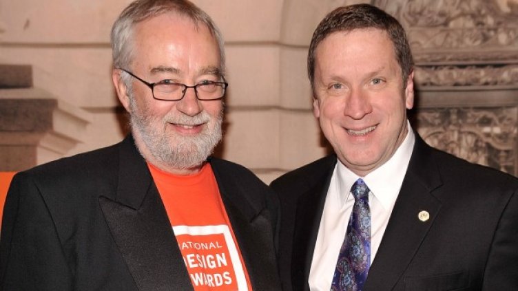 Бил Могридж (вляво) по време на поредното му награждаване. Снимка: Getty Images