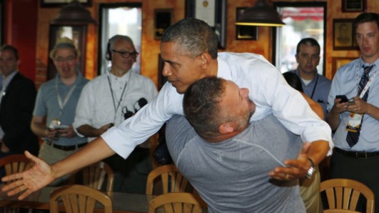 Обама определено е в сигурни ръце. Снимка: Reuters