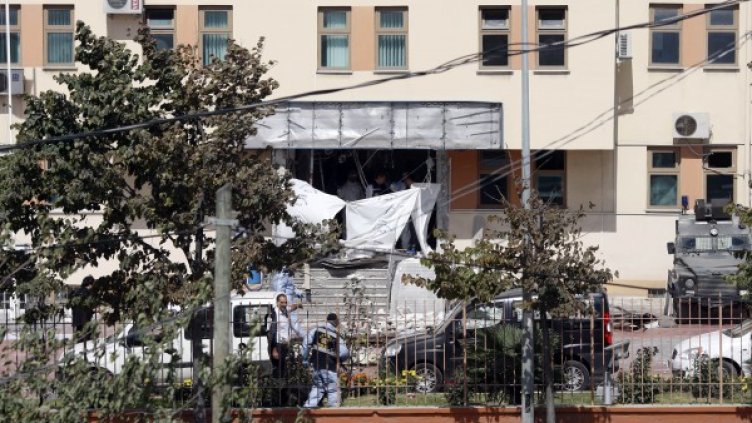 Полицай загина при самоубийствен атентат в Истанбул. Снимка: Reuters