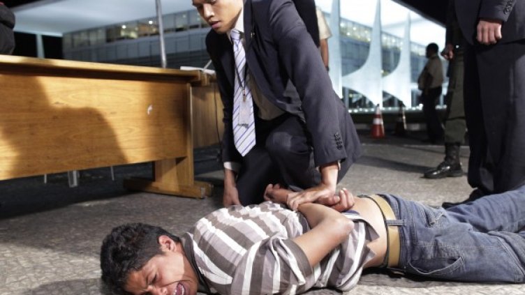 29-годишният Да Силва беше обезвреден от охраната на президентския дворец. Снимка: Reuters