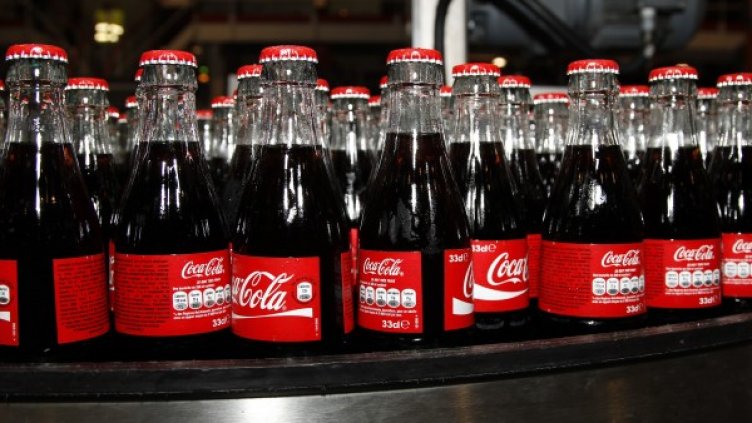 "Кока-Кола" обяви, че ежедневно продава 1,8 милиарда напитки, но за последните шест десетилетия нито една бутилка не е била купена в Мианмар. Снимка: Reuters