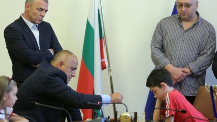 Партията шах приключила бързо. Снимка: БТА