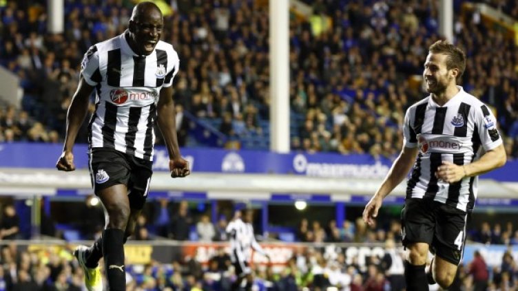 Демба Ба стана георя за Нюкасъл на Гудисън Парк. Снимка: Reuters