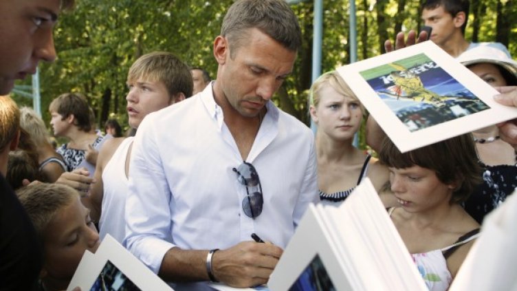 Шевченко е идол в Украйна. Снимка: Reuters