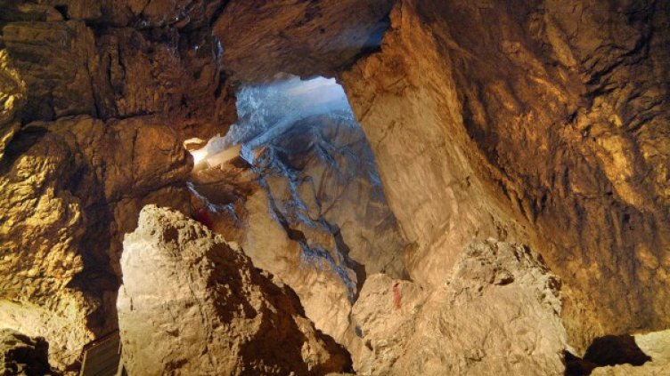 Пещерата Дяволското гърло. Снимка: Булфото