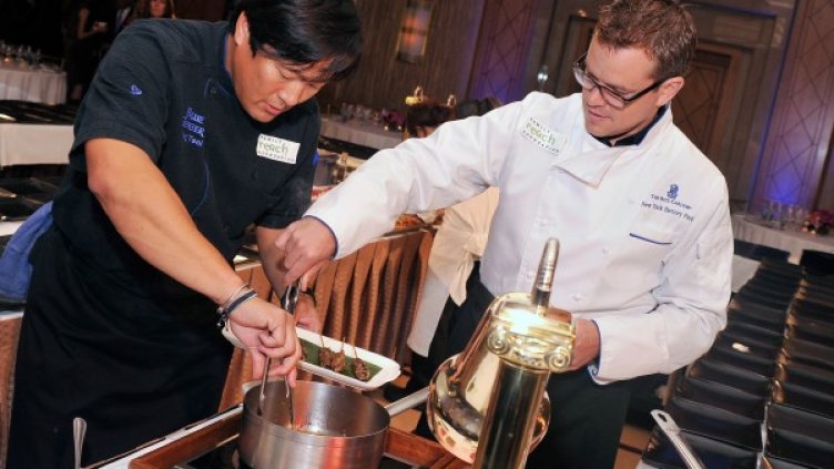 Мат може и да не го бива в кухнята, но пък не му липсва желание. Снимка: Getty Images/Guliver Photos