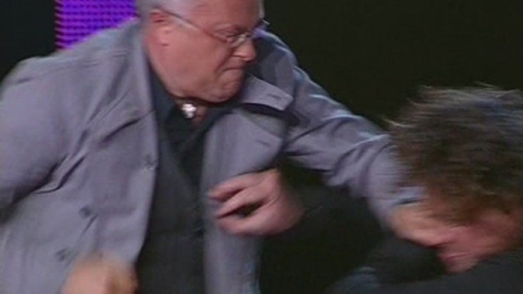 Лебедев удря Полонски в телевизионното предаване. Снимка: архив, Reuters