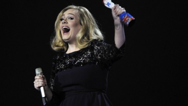 Тялото на Адел е хубаво във всяка дреха. Снимка: Reuters