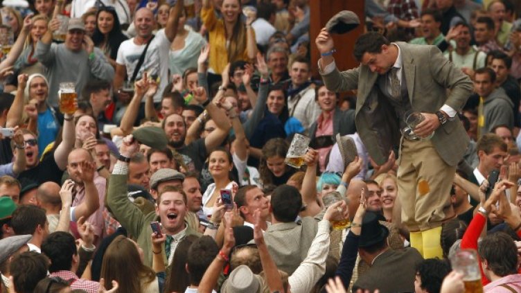 Бирата се лее на Октоберфест. Снимка: Reuters