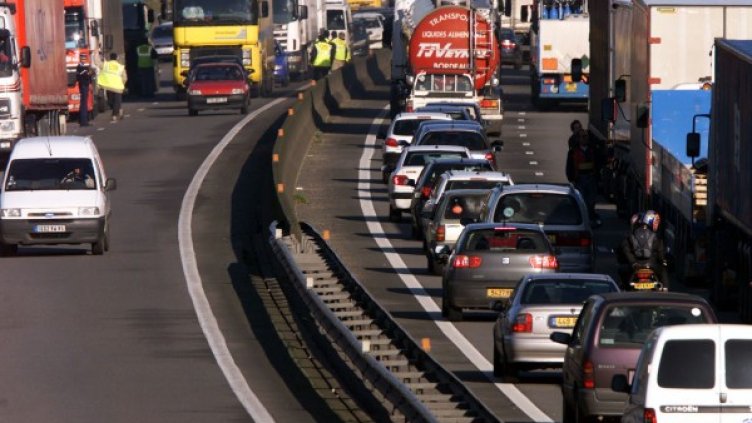 хора, представили се на жертвите си за българи, извършват грабежи по пътищата във Франция. Снимка: архив, Reuters