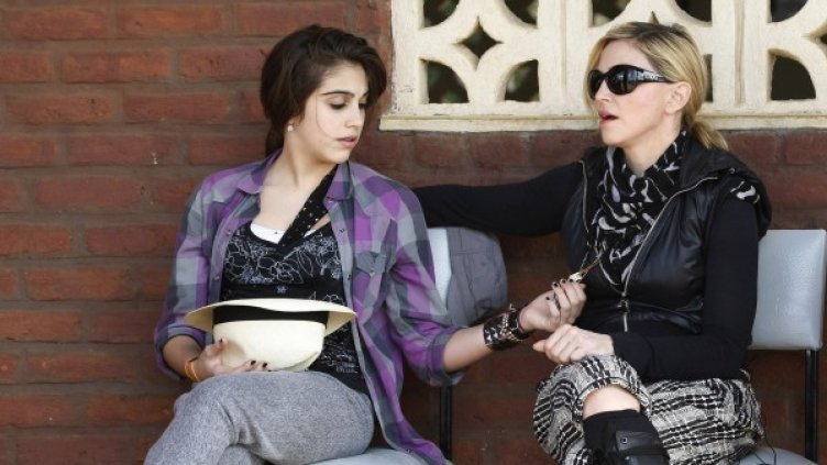 Лурдес и Мадона. Reuters