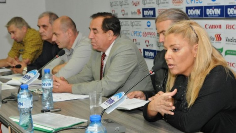 Собственици на заведения искат отново да се пуши в ресторантите. Снимка: Булфото