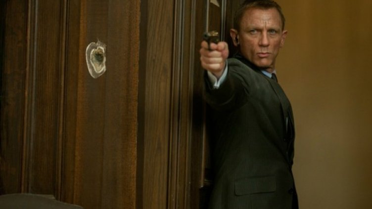 В Skyfall отново ще гледаме Даниъл Крейг като Агент 007. Снимка: www.skyfall-movie.com