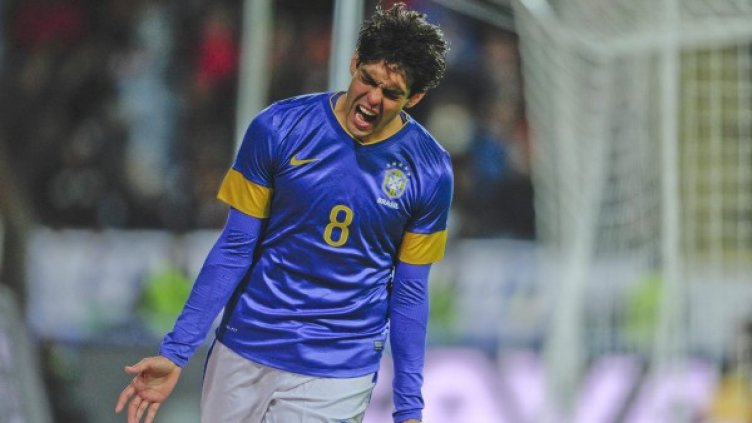 Кака вкара гол и направи асистенция за успеха на "Селесао".Снимка: Reuters