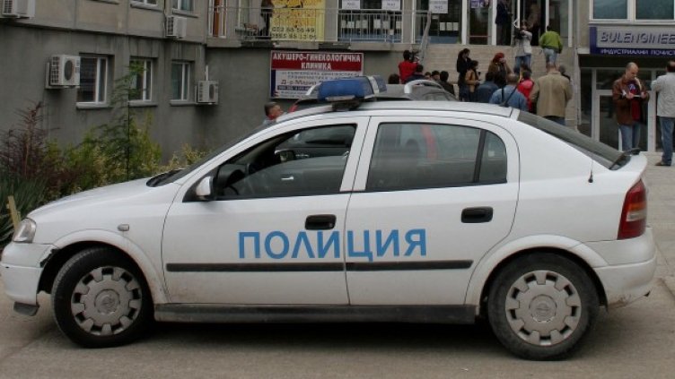 Полиция е пристигнала на мястото. Снимка: архив Impact press group