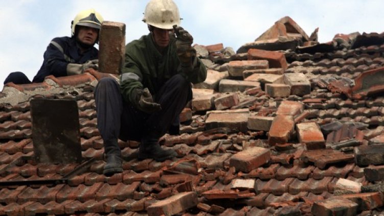 Земетресението в Перник от 22 май нанесе сериозни щети върху сградния фонд в региона. Снимка: БТА