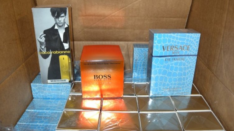 Задържаните парфюми. Снимка: Агенция "Митници"