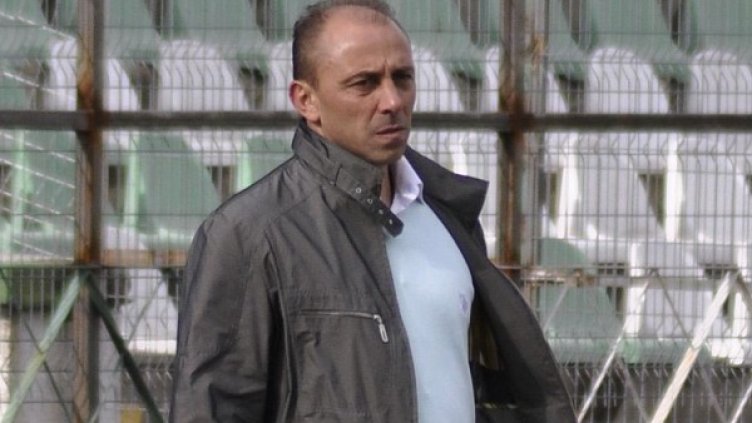 Илиан Илиев надъха футболистите си за мача с ЦСКА. Снимка: Булфото