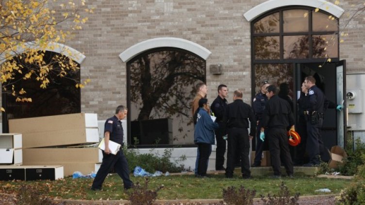 Мъж влезе в спа център и уби три жени в Брукфийлд. Снимка:  Reuters