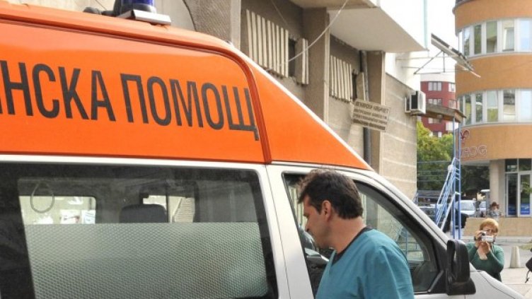 Жената е откараа в болница. Снимка: архив Булфото