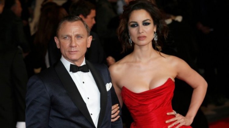 Шпионин, красавици и много блясък - премиерата на Бонд! 