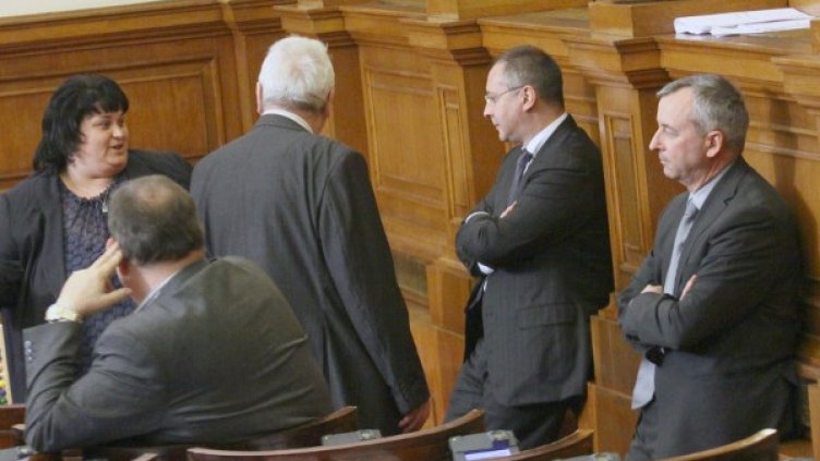 Депутатите се карат за въпроса за референдума. Снимка: архив, БТА