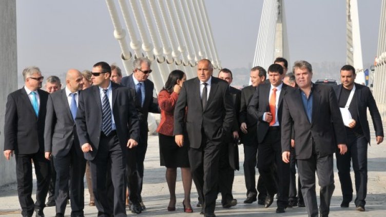 Борисов крачи уверено по "Дунав мост". Снимка: БТА