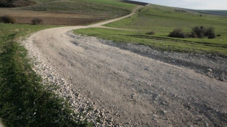 Недостроеният път. Снимка: архив Булфото