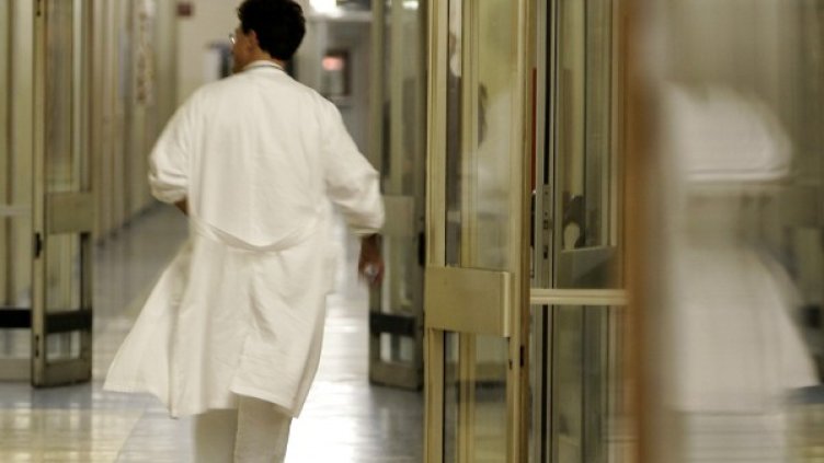 Всеки ден по двама млади български лекари напускат страната. Снимка: архив, Reuters