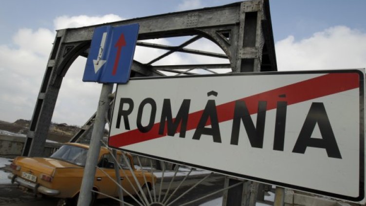 Двама българи са загинали в Румъния, след като автомобилът им паднал в канал. Снимка: архив, Reuters