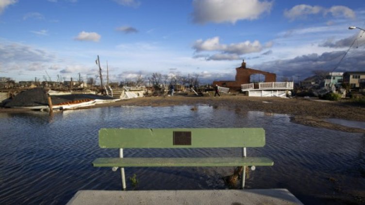 След Санди. Снимка: архив, Reuters