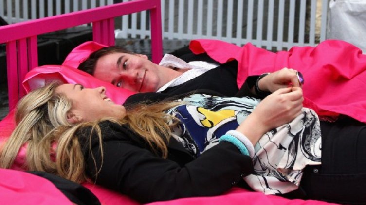 Двойка лежи в легло по време на Гинес рекорд за закуска в леглото Снимка: арихв Getty Images/Guliver Photos