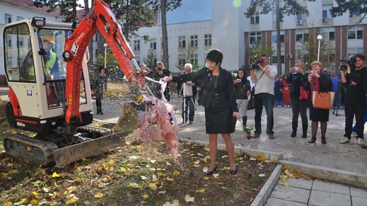 Десислава Атанасова в Оряхово. Снимка: БТА