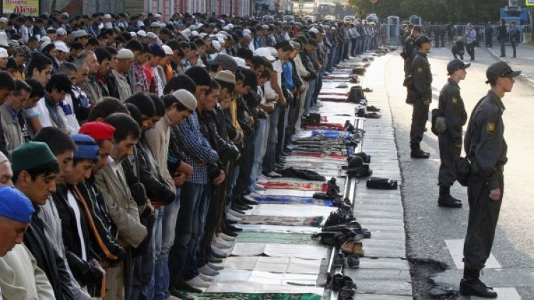 Молитва за Рамазан в Москва. Снимка: архив, Reuters