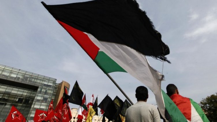 Палестинци протестират в Бейрут. Снимка: БТА