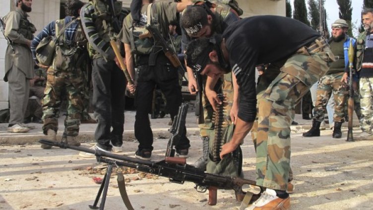 Бойци от Сирийската свободна армия. Снимка: архив, Reuters