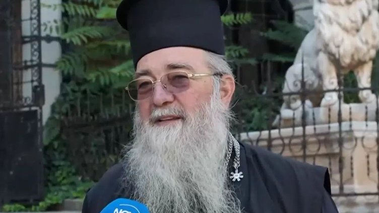 Свещеник за параклиса на Седемте рилски езера: Еколозите си правят пиар