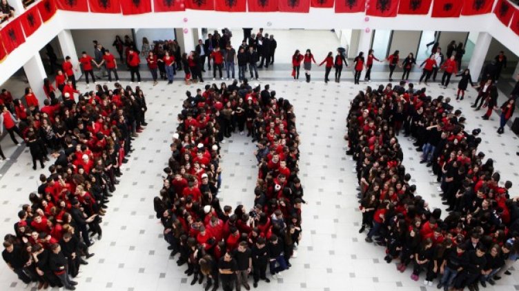 Албания празнува 100 г. независимост. Снимка: Reuters