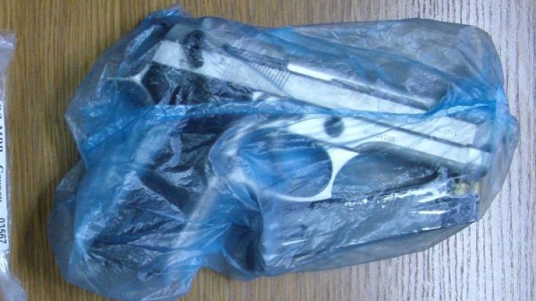 Газовият пистолет бил преработен в боен. Снимка: архив Булфото