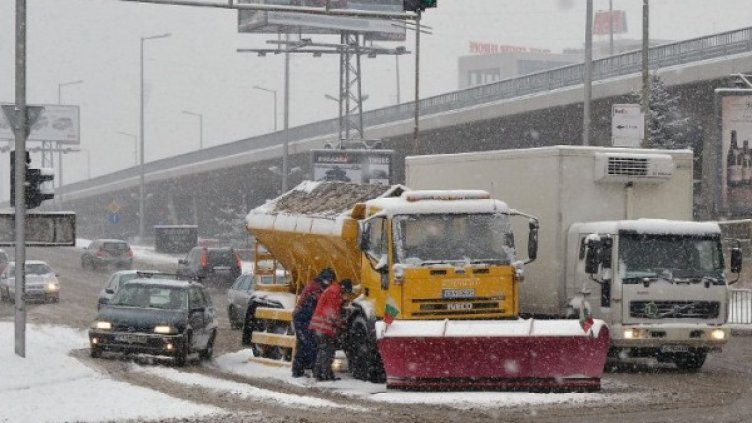 Фандъкова спокойна за първия сняг. Снимка: архив, Булфото