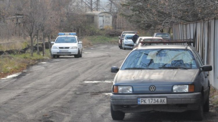 Засилена полицейска и частна охрана на мястото на обира. Снимка: Булфото