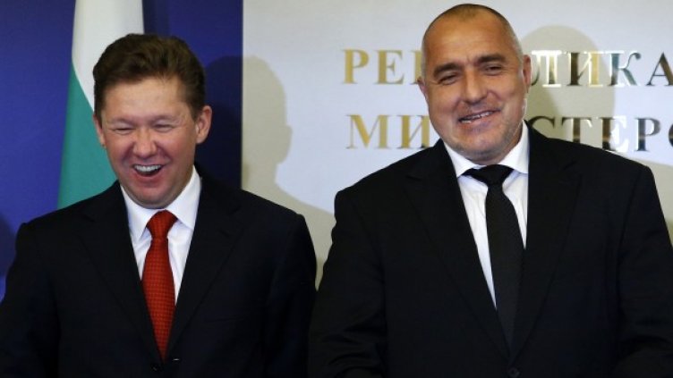 Доволни и усмихнати: шефът на Газпром Алексей Милер и Бойко Борисов. Снимка: архив, Reuters