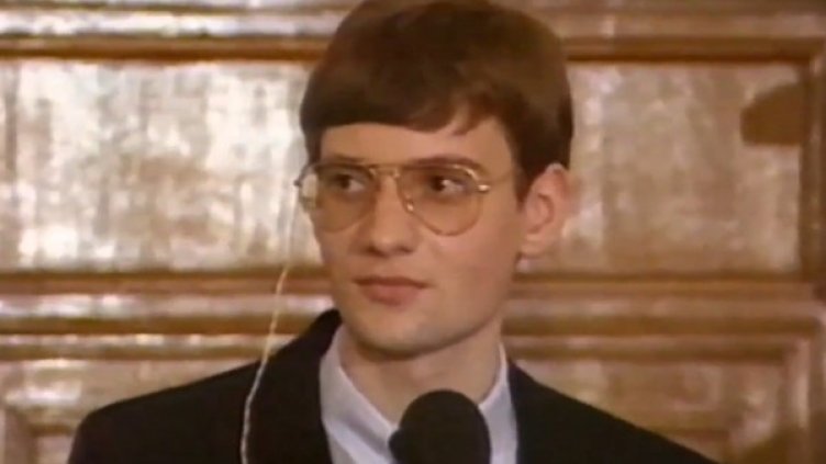 Матиас Руст днес. Снимка: Youtube
Пътят на Руст от Хелзинки до Москва. Снимка: Youtube
Матиас Руст по време на процеса срещу него. Снимка: Youtube
Бялата "Чесна" прелита над Червения площад. Снимка: Youtube