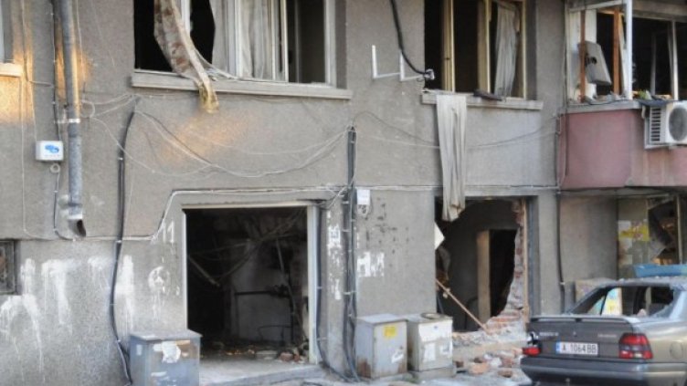 Част от пострадалия от взрива блок в Бургас все още е необитаема. Снимка: архив, Булфото