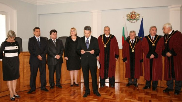 Една тържествена клетва завърши трагикомично. Снимка: Булфото