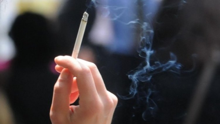 От ГЕРБ поискаха промени в Закона за туризма, свързани със забраната за тютюнопушене на обществени места. Снимка: архив, Булфото