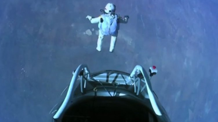 Скокът на Баумгартнер. Снимка: Reuters