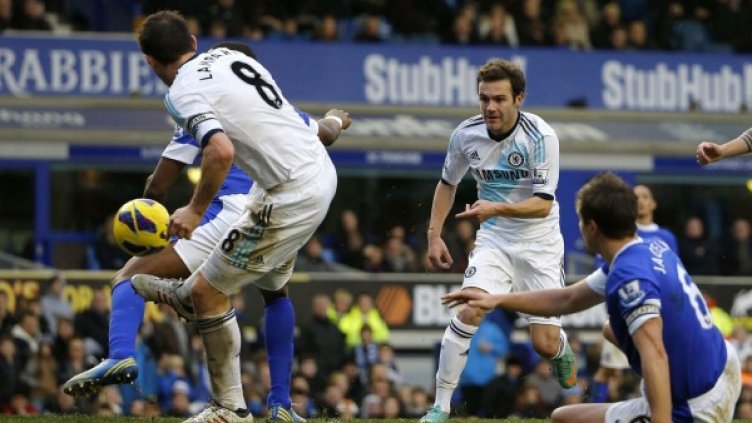 Евертън загуби злощастно с 1:2 от Челси. Снимка: Reuters