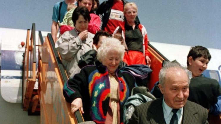 Руски имигранти пристигат на летище "Бен Гурион", 1991 г. Снимка: архив, Reuters