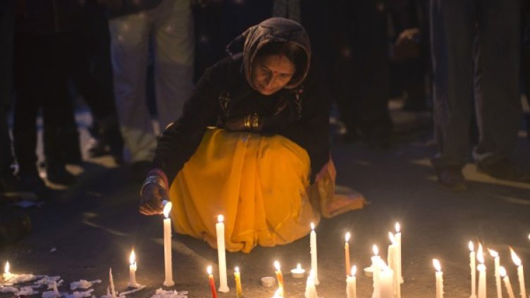 Насилниците на починалата индийска студентка са с повдигнати обвинения. Снимка: Reuters